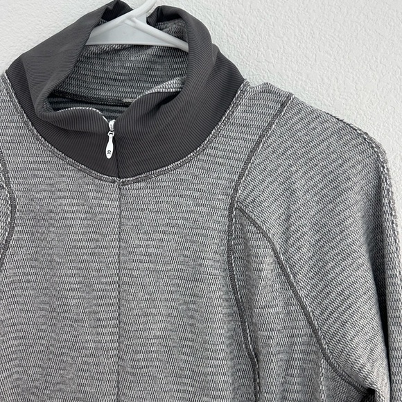 Lululemon Think Fast Pullover Jacket Women's 8 Gray Striped Athleisure Workout - Picture 3 of 6